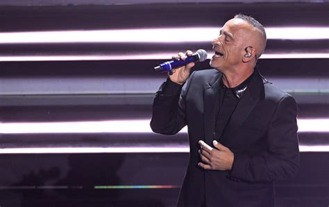  Il Concerto di Eros Ramazzotti: Un'Esplosione di Emozioni e Nostalgia a Milano!